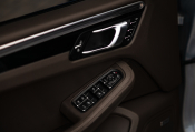 PORSCHE MACAN 2021