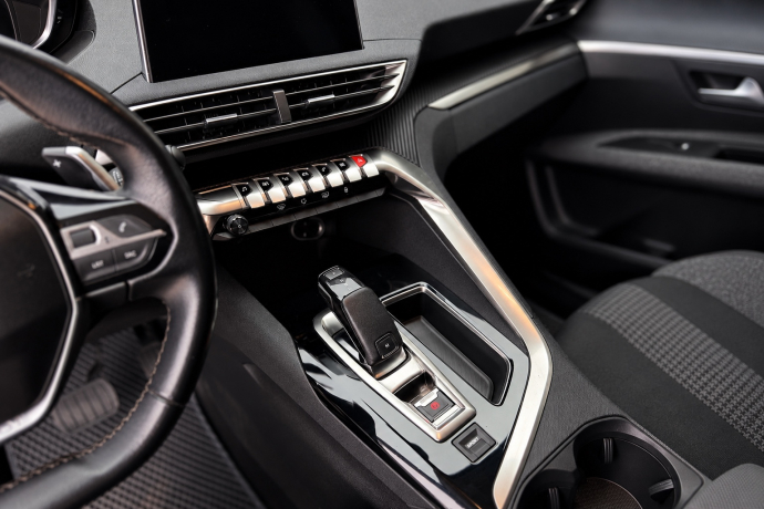 PEUGEOT 3008 2018