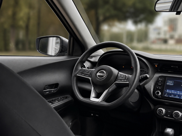NISSAN KICKS SV 2023