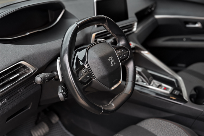 PEUGEOT 3008 2018