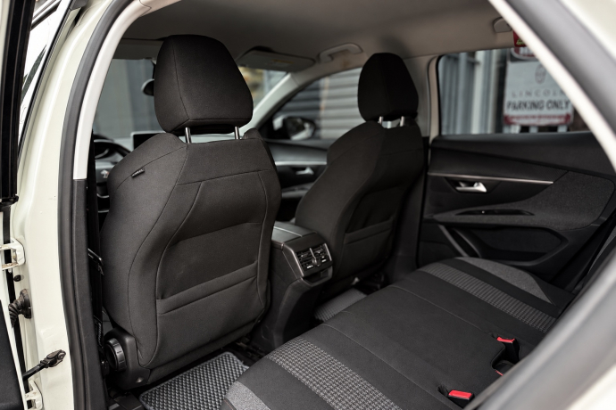 PEUGEOT 3008 2018