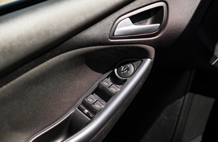 FORD FOCUS TITANIUM