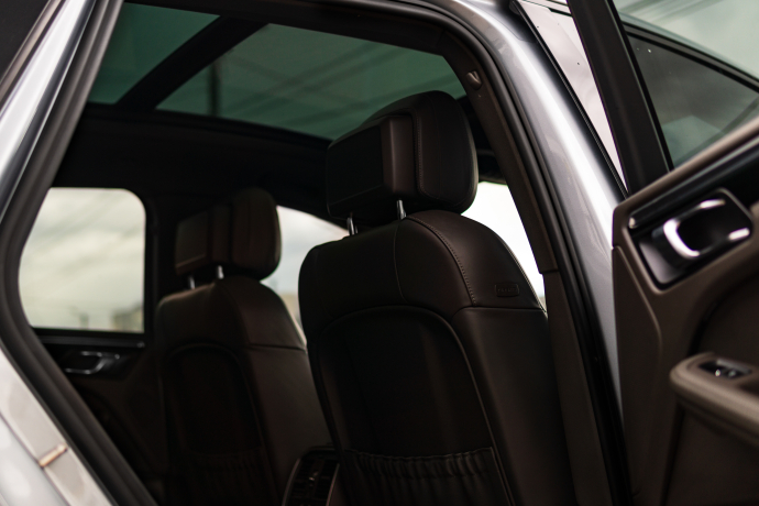 PORSCHE MACAN 2021