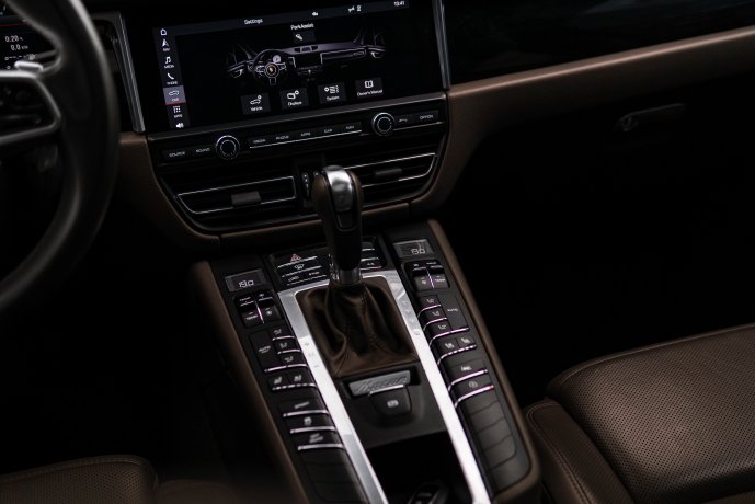 PORSCHE MACAN 2021
