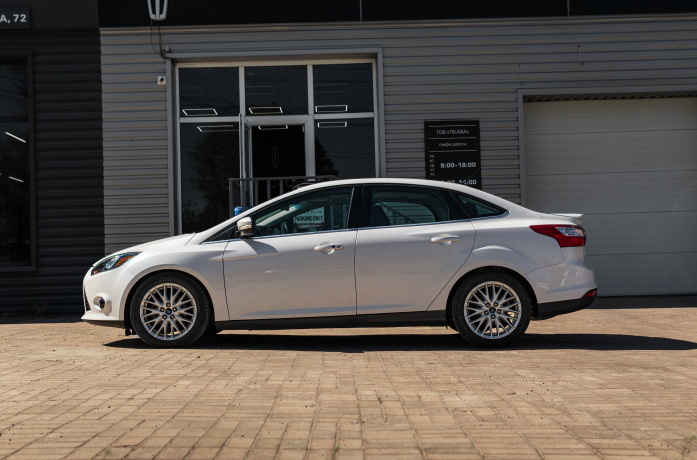 FORD FOCUS TITANIUM