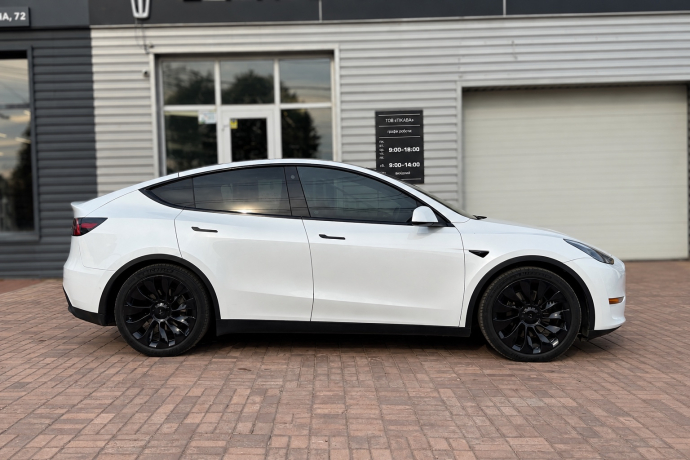 Tesla Model Y 2022