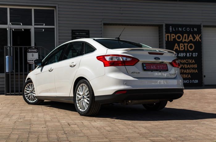 FORD FOCUS TITANIUM