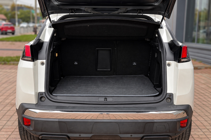 PEUGEOT 3008 2018