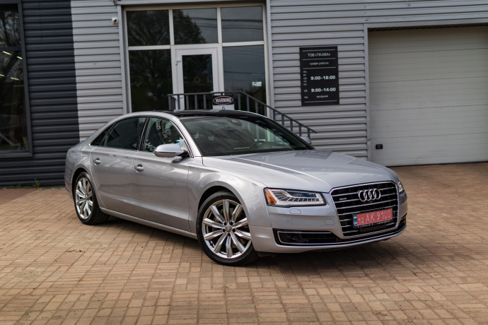 AUDI A8 2016