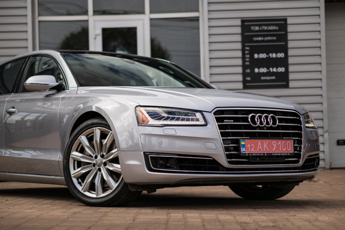 AUDI A8 2016