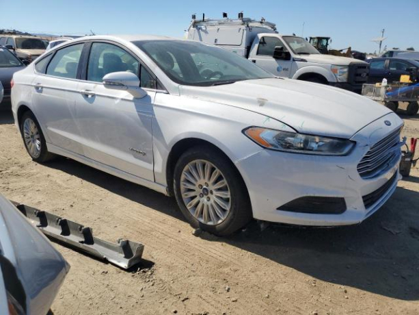 Ford Fusion SE Hybrid 2014 