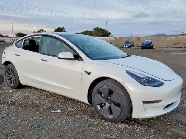 TESLA MODEL 3  2022
