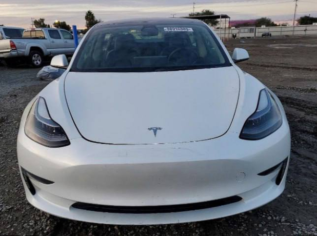 TESLA MODEL 3  2022