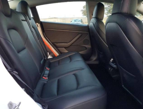 TESLA MODEL 3  2022