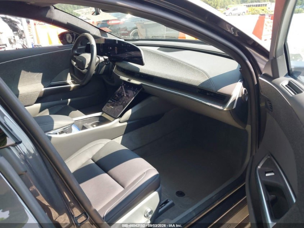  LUCID AIR PURE 2024