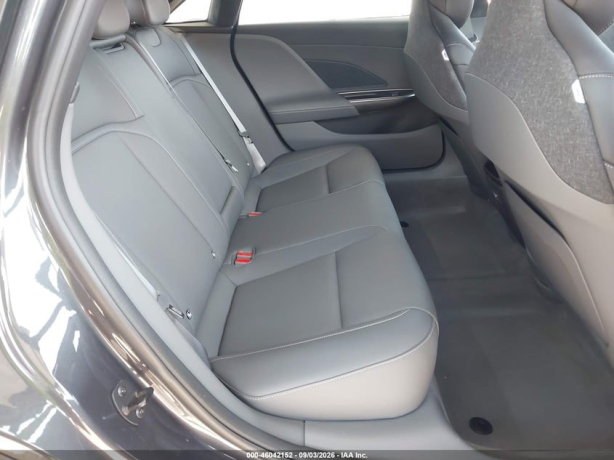  LUCID AIR PURE 2024